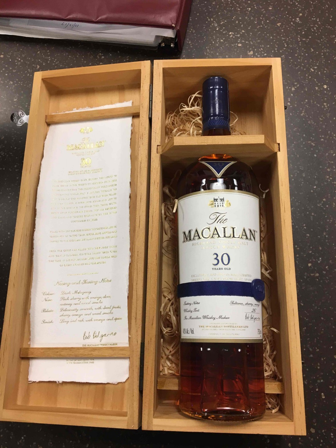 吃完午饭，顺路溜达就收了一瓶<img src='https://sdata.whiskyworm.com/xcxpics/emoji_3.png' class='emoji' />