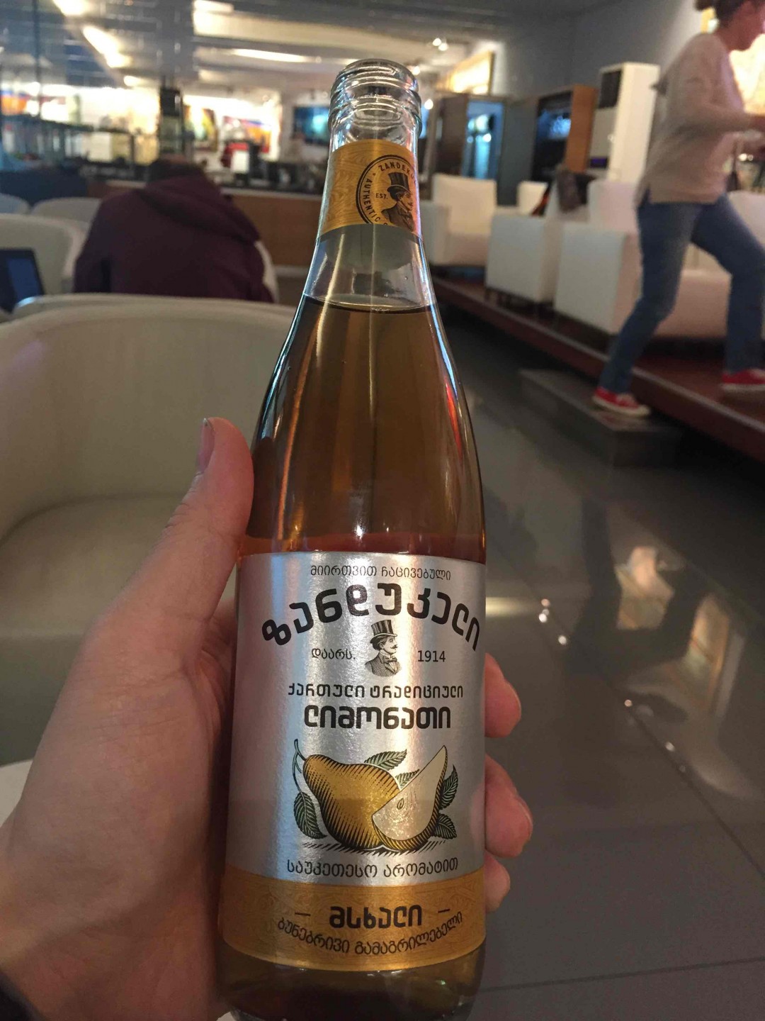 最有意思的还是格鲁吉亚威士忌Jimsher ，桶是格鲁吉亚独有的Saperavi Cask。