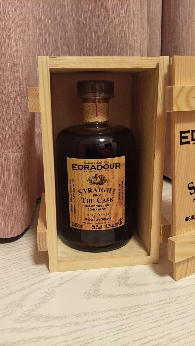 第一轮没赶上被秒完，第二轮赶紧入手！木盒子很精美，整体很不错！