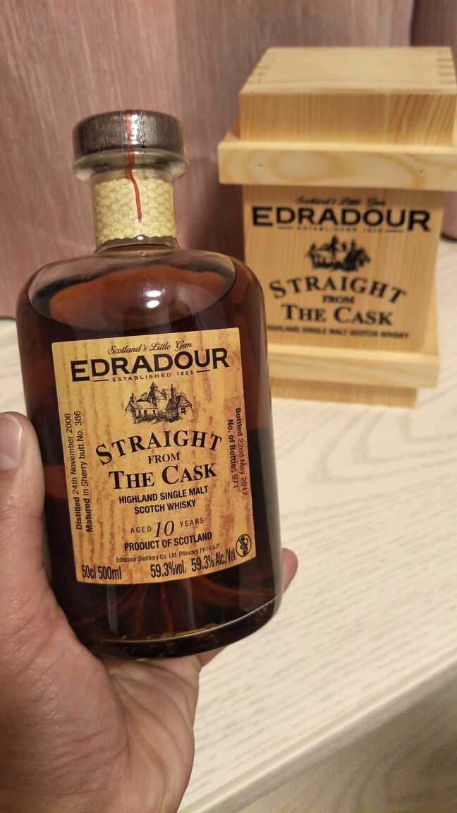 第一轮没赶上被秒完，第二轮赶紧入手！木盒子很精美，整体很不错！