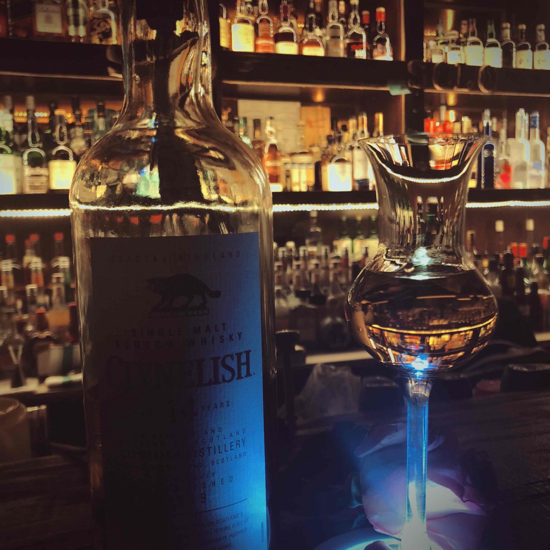 赠陌生人一杯美酒