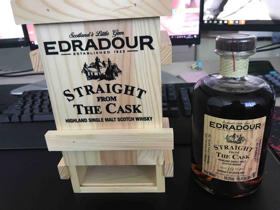 收到了才发现是500ml的，小巧的一瓶，漂亮～～