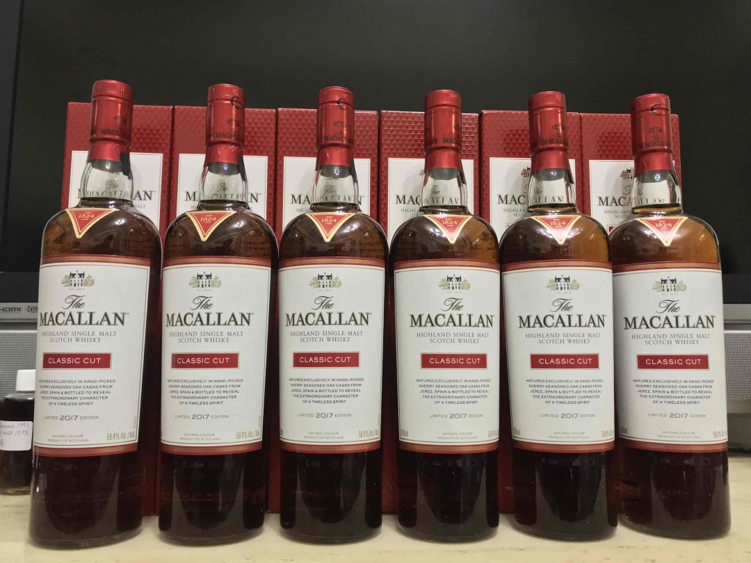 Macallan Classic Cut 2017 美版750ML 桶强，红通通的，特喜气。喜爱高酒精的口感，如果699一瓶的话，非常值得购入。 奶油、巧克力、麦芽香甜