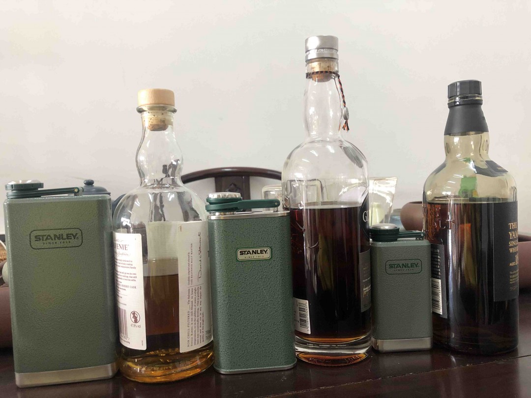 今天开酒开的爽，一下开了三瓶，新买的酒壶不错。三种大小配杯子套装。可以带出去浪了。哈哈<img src='https://sdata.whiskyworm.com/xcxpics/emoji_83.png' class='emoji' /><img src='https://sdata.whiskyworm.com/xcxpics/emoji_83.png' class='emoji' /><img src='https://sdata.whiskyworm.com/xcxpics/emoji_83.png' class='emoji' />喜欢的兄弟自己淘宝搜。