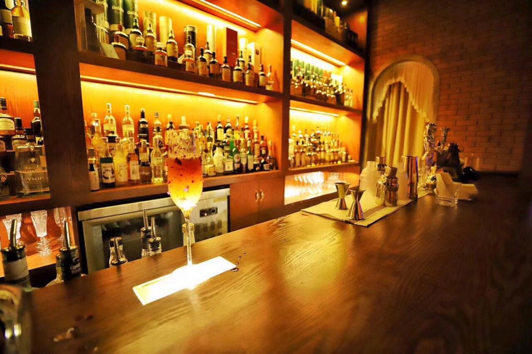 Amen酒啊！深圳南山区的好去处！朋友们有喜欢喝威士忌朋友可以去做做！值得推荐