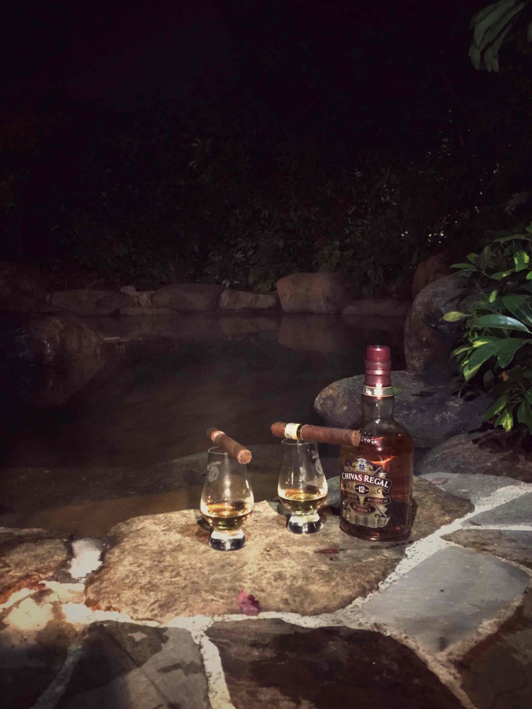 温泉雪茄威士忌，星空好友话未来