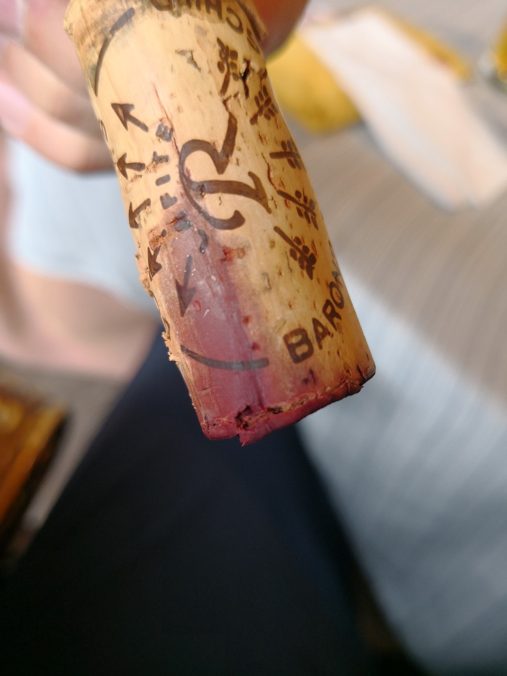 07年小拉菲，不是好年岁，但是也是非常棒的酒