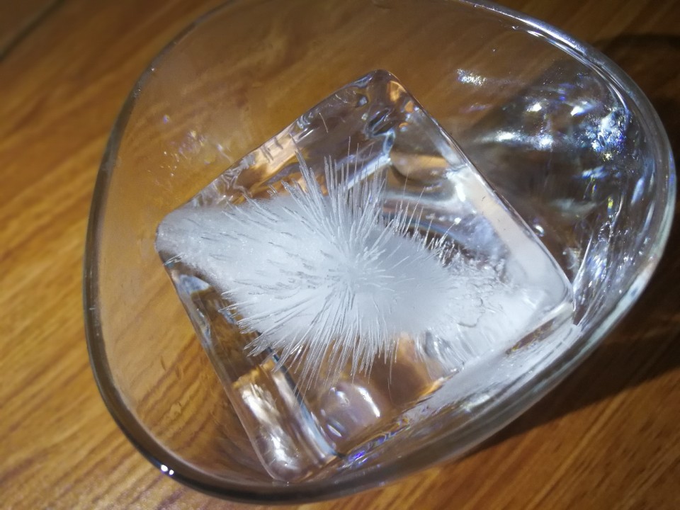 哈哈(ಡωಡ)hiahiahia