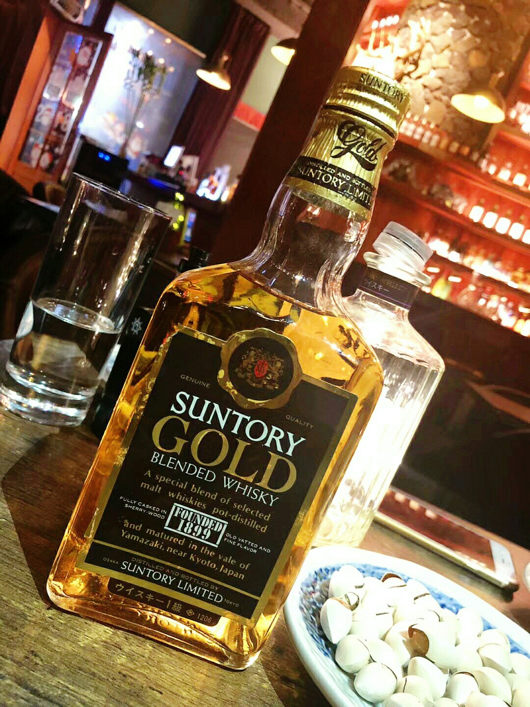 小伙伴们又在kk聚起来了~开支三得利老酒搞搞！