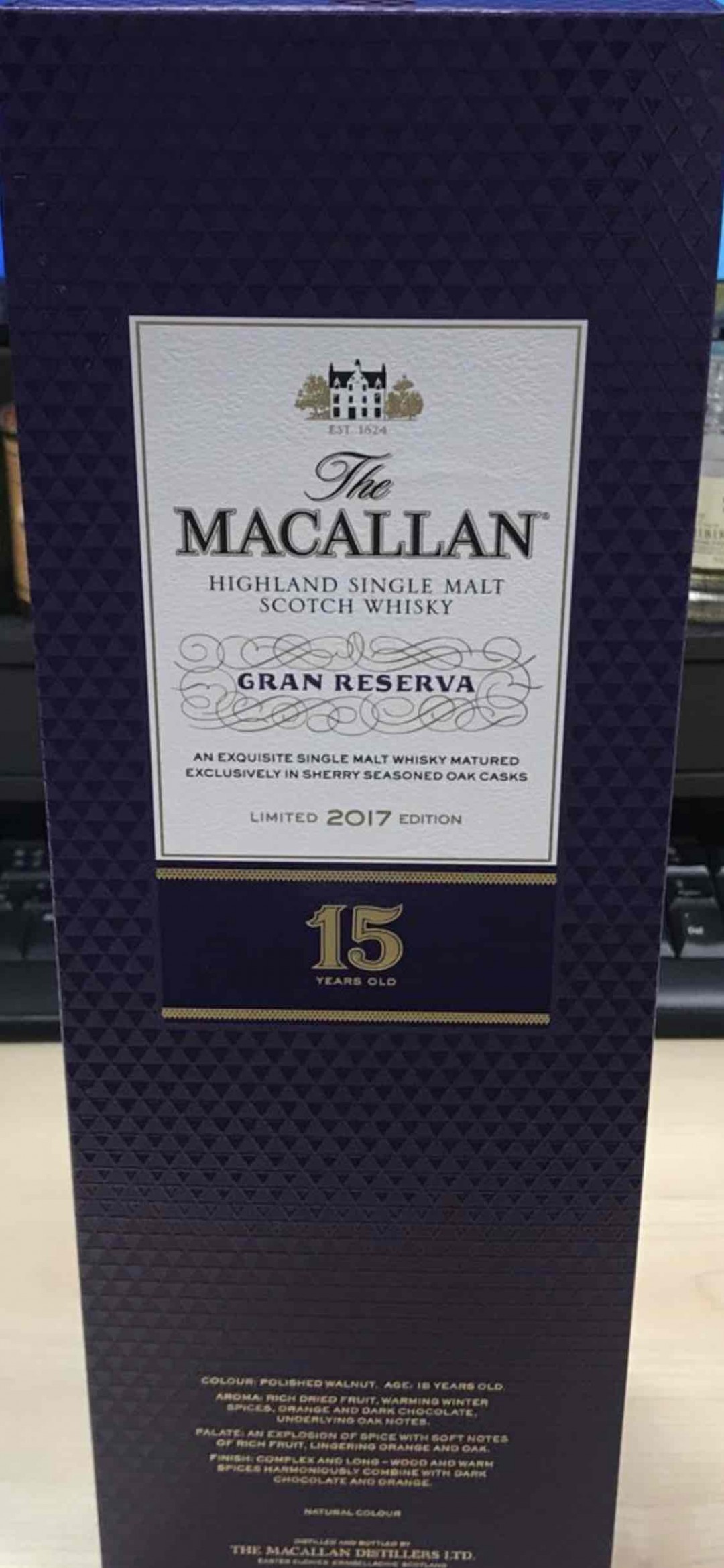 紫鑽12價錢1600至2000元，紫鑽18就20000元左右，怎麼紫鑽15會15000元🤣