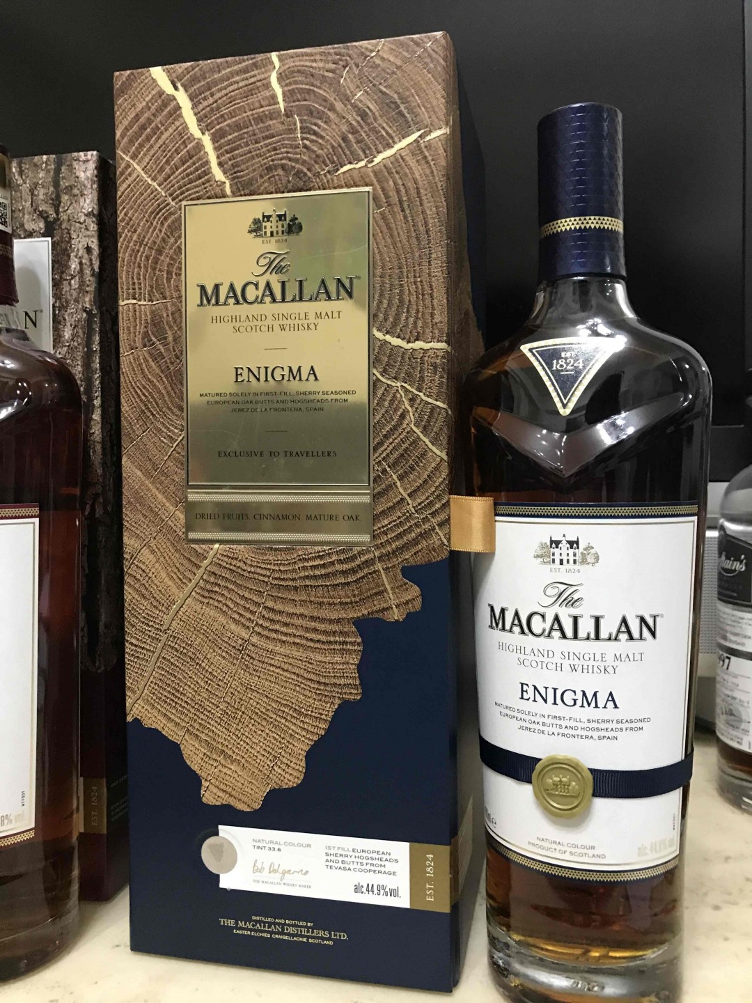 Macallan 最新探索系列，V领瓶很漂亮，一组4瓶。 旅行通路限定