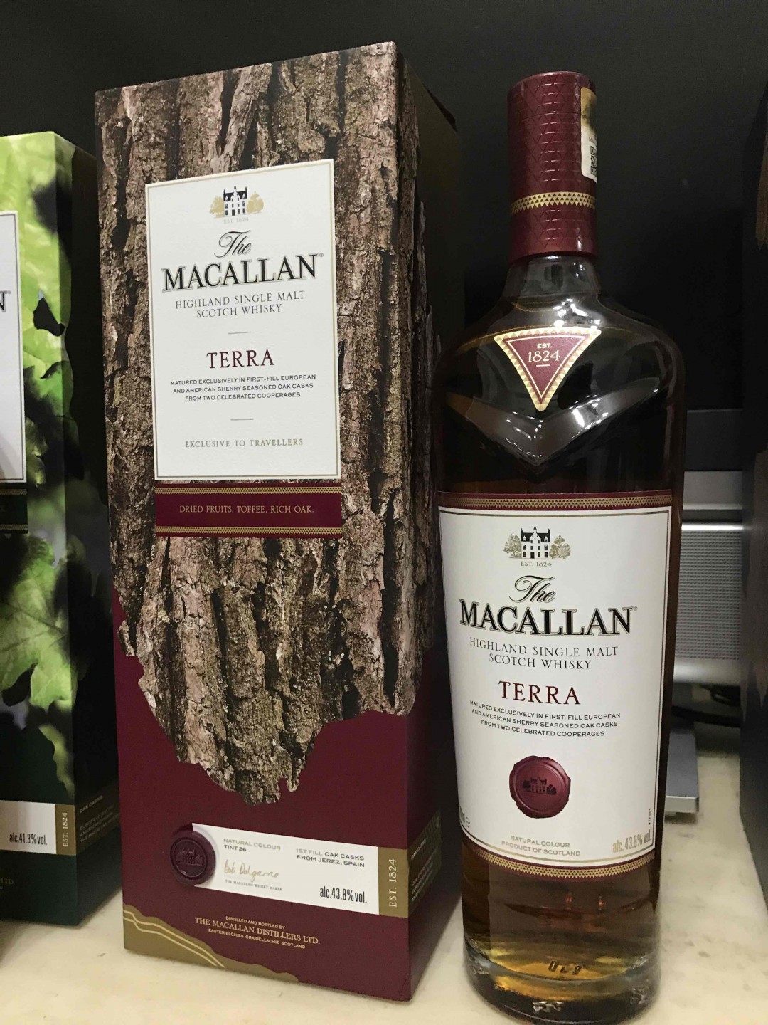 Macallan 最新探索系列，V领瓶很漂亮，一组4瓶。 旅行通路限定