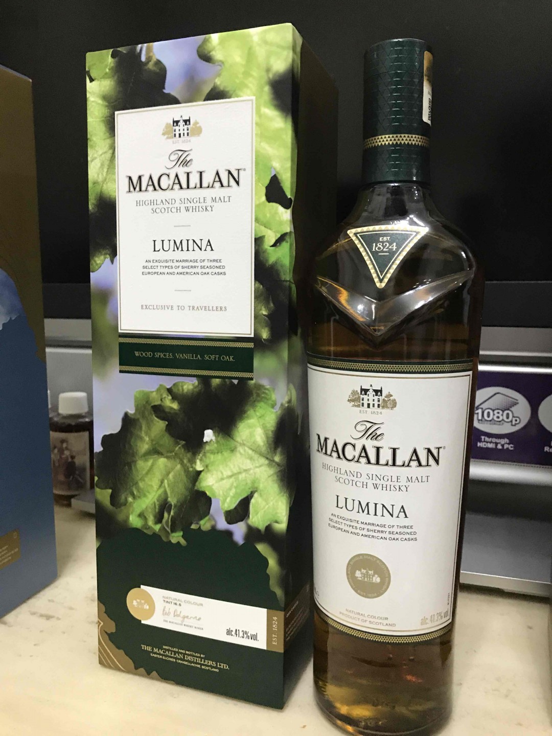 Macallan 最新探索系列，V领瓶很漂亮，一组4瓶。 旅行通路限定