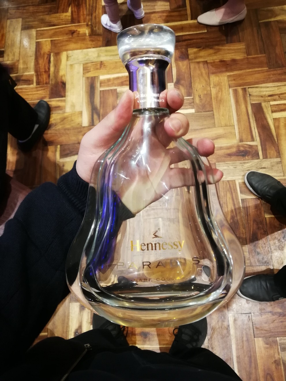 家庭聚会是威士忌该多好，哈哈哈哼