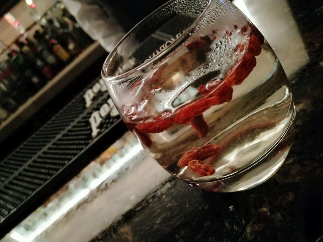 人到中年不得已