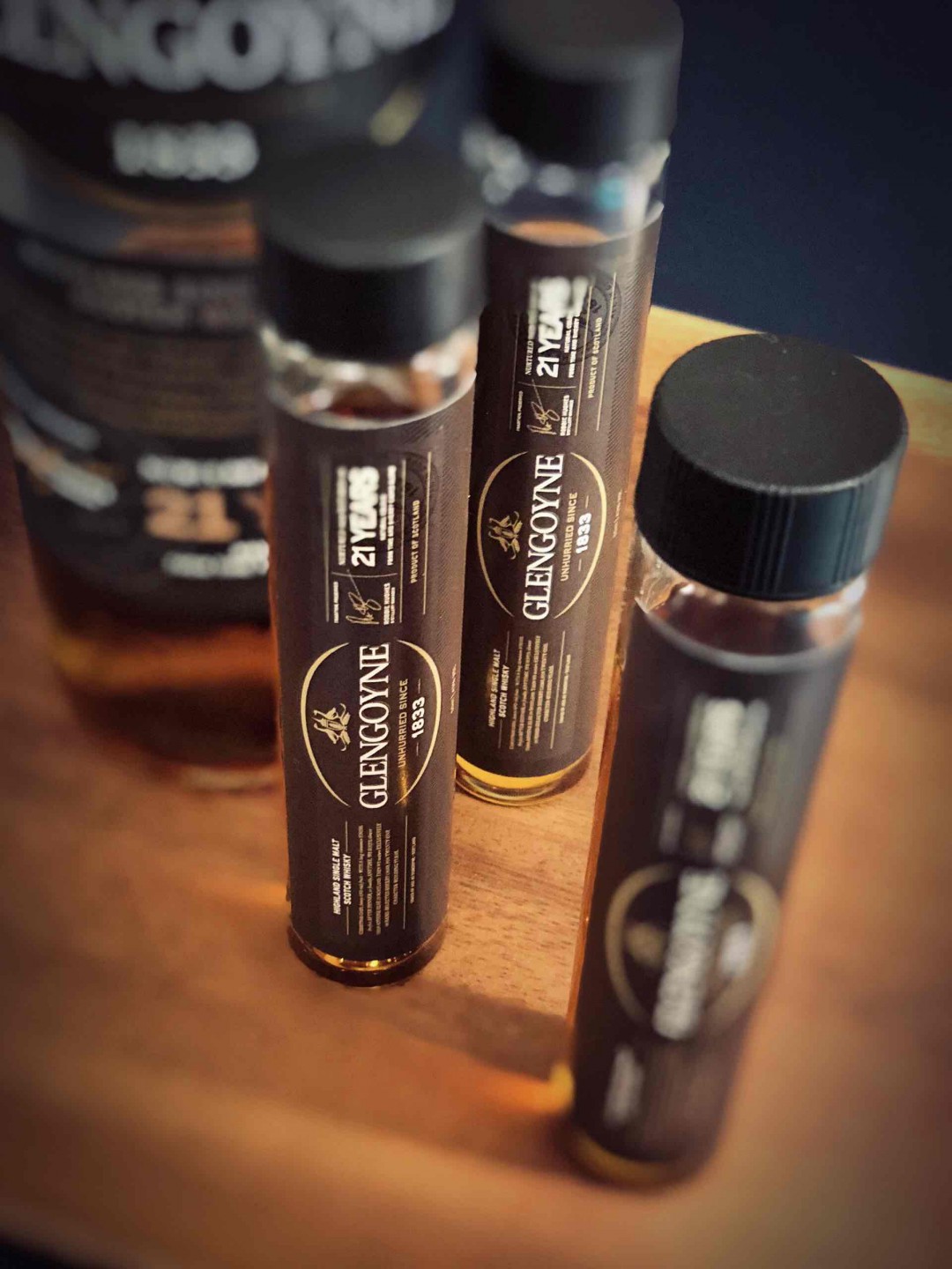 心爱的杯子不小心摔破了