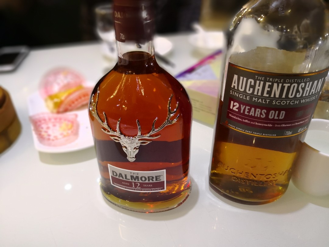 威士忌作证，上帝是爱我们的。