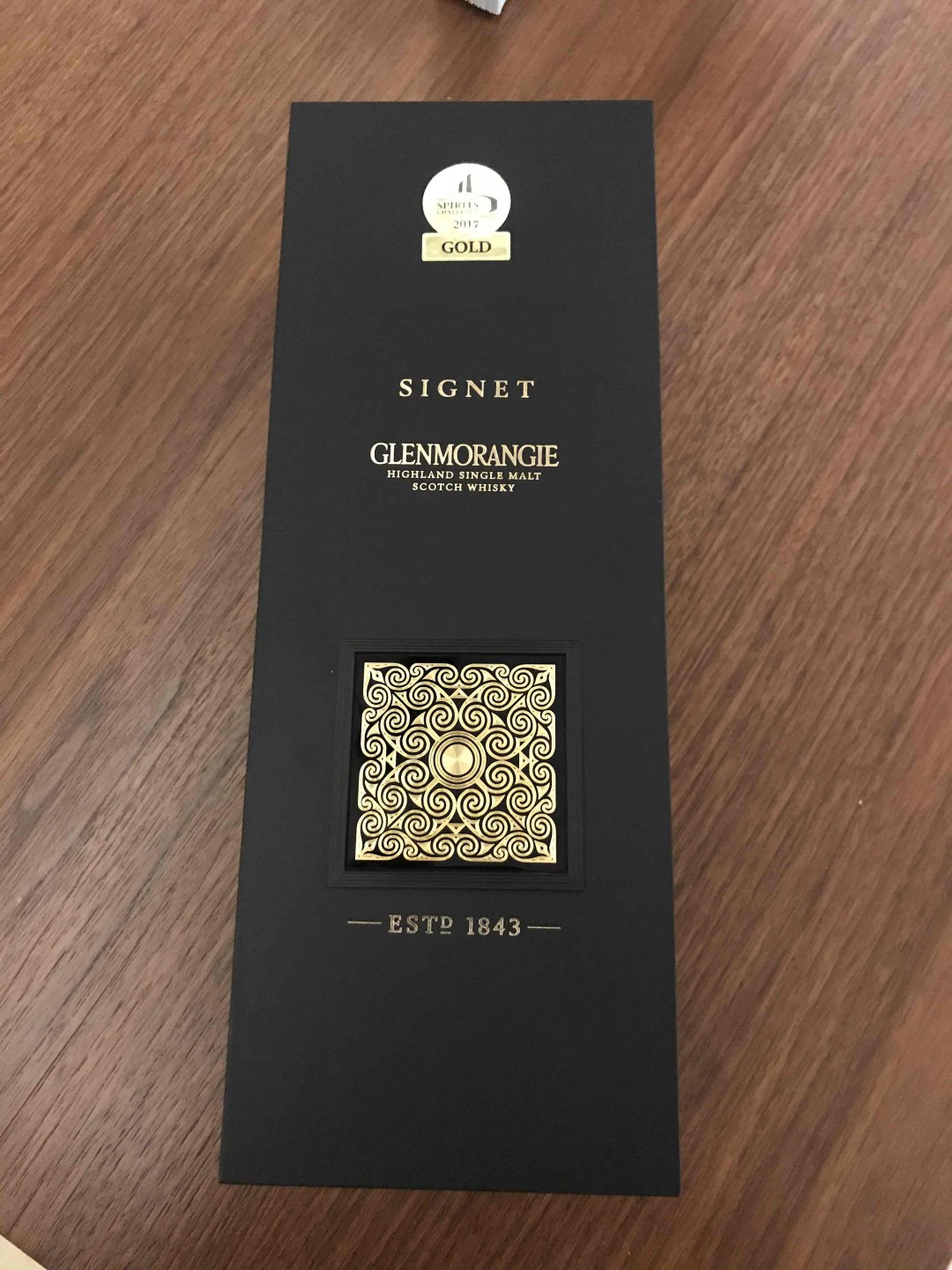 机场买的一款销售推荐酒 还不错