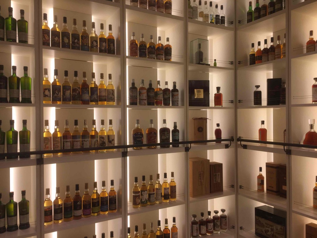 驚人的酒藏 是的，是店家也是店主人的珍藏