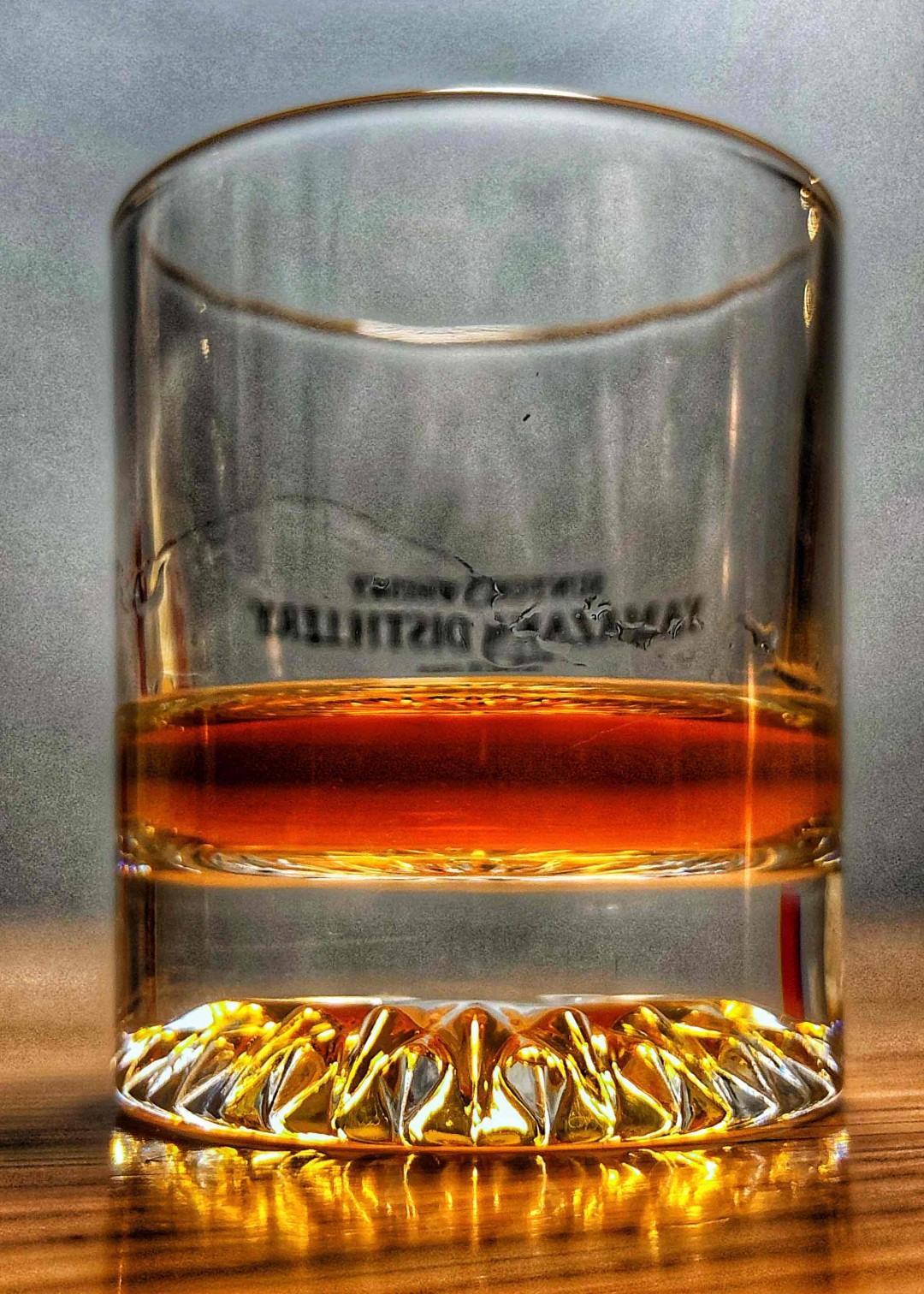 换个杯子喝一口