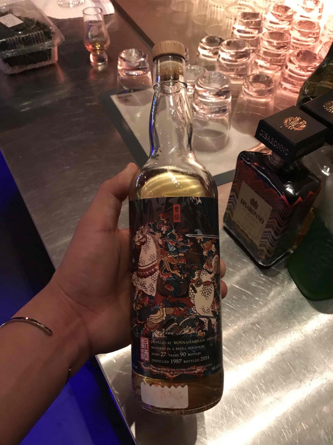 轻井沢 曹操！布纳哈本原酒！微微的泥煤与海洋的味道！厚重感很强！