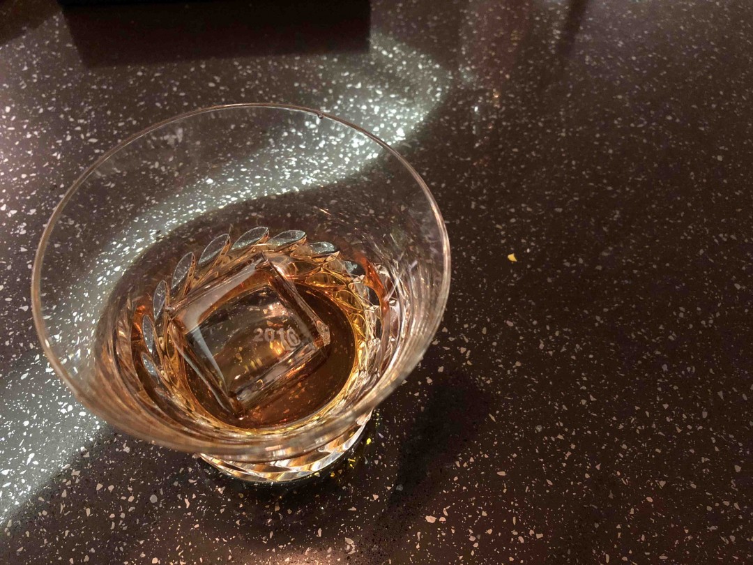 终于在家里制成了透明的冰～