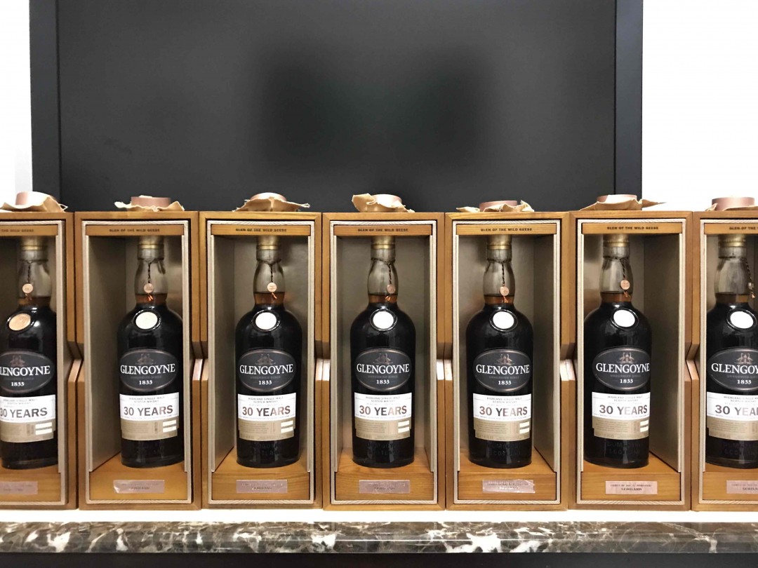 哥尼30的质感真的没话说，性价比也非高，对于同样是黄金大麦的M牌来说，哥尼30真的很值得拥有。 酒厂对于30年的包装设计很给力， 酒精度46.8也有诚意。 拿到手后才知感受。分享给各位