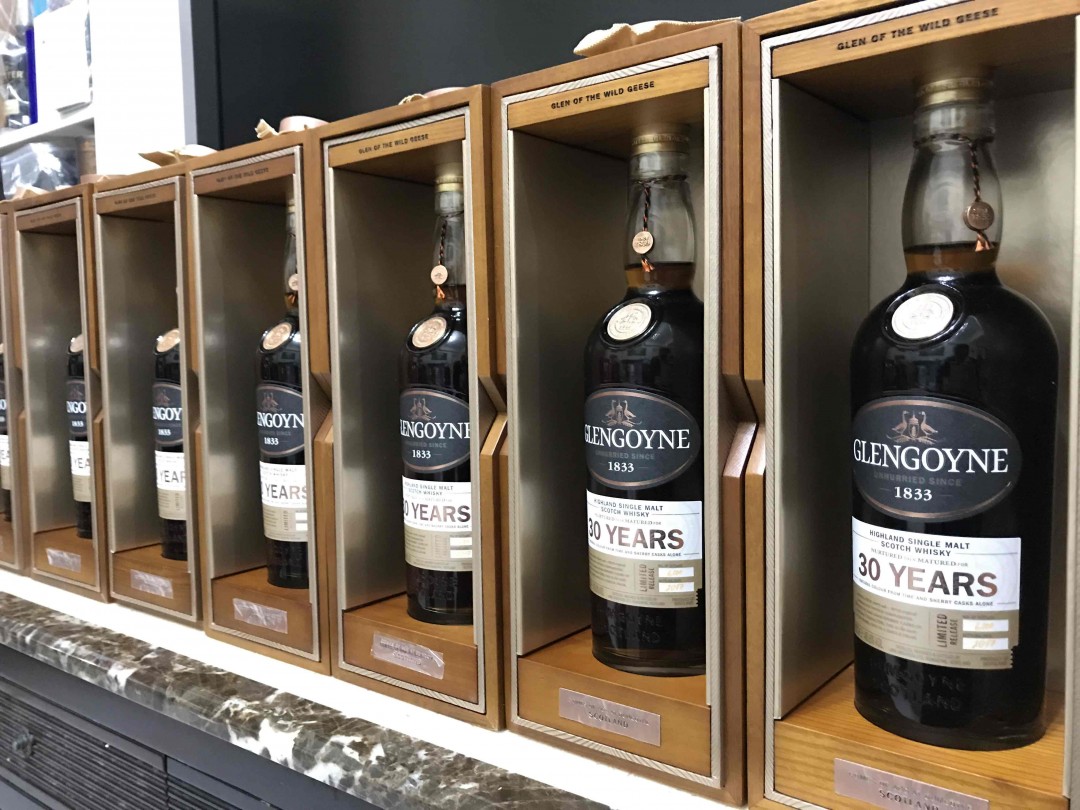 哥尼30的质感真的没话说，性价比也非高，对于同样是黄金大麦的M牌来说，哥尼30真的很值得拥有。 酒厂对于30年的包装设计很给力， 酒精度46.8也有诚意。 拿到手后才知感受。分享给各位