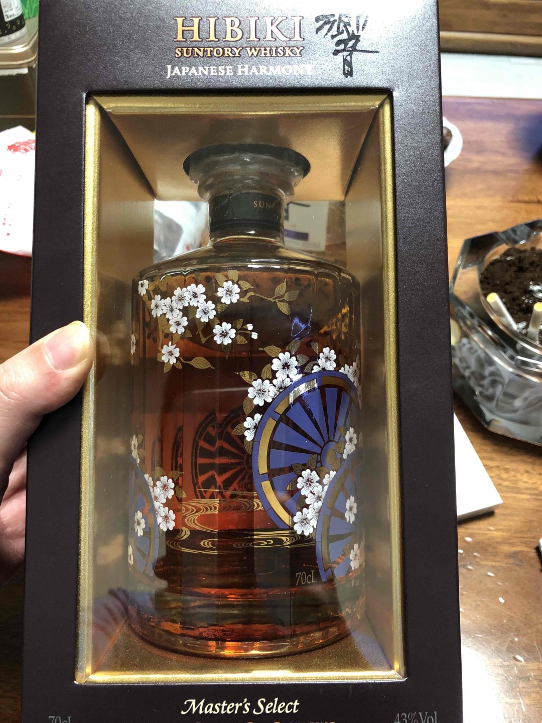 酒是换了 等杯子<img src='https://sdata.whiskyworm.com/xcxpics/emoji_21.png' class='emoji' />