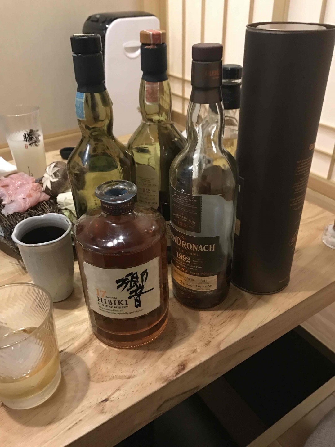 开一支响17配一下喜次郎火锅，不知不觉在餐厅存了这么多酒