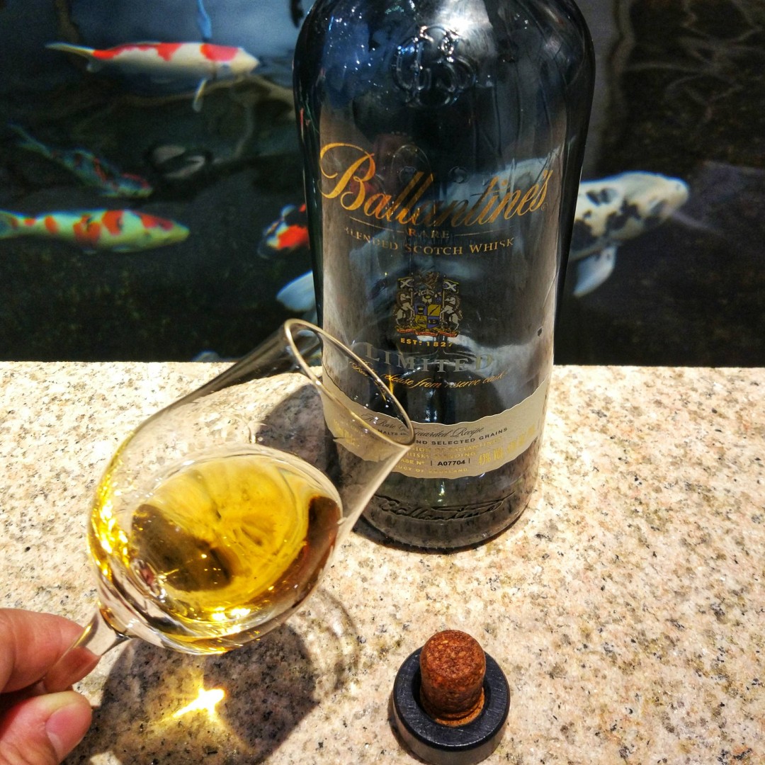 冷冽的北风中有只温柔的百龄坛精灵在飞舞