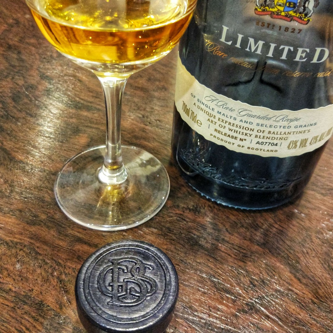 冷冽的北风中有只温柔的百龄坛精灵在飞舞