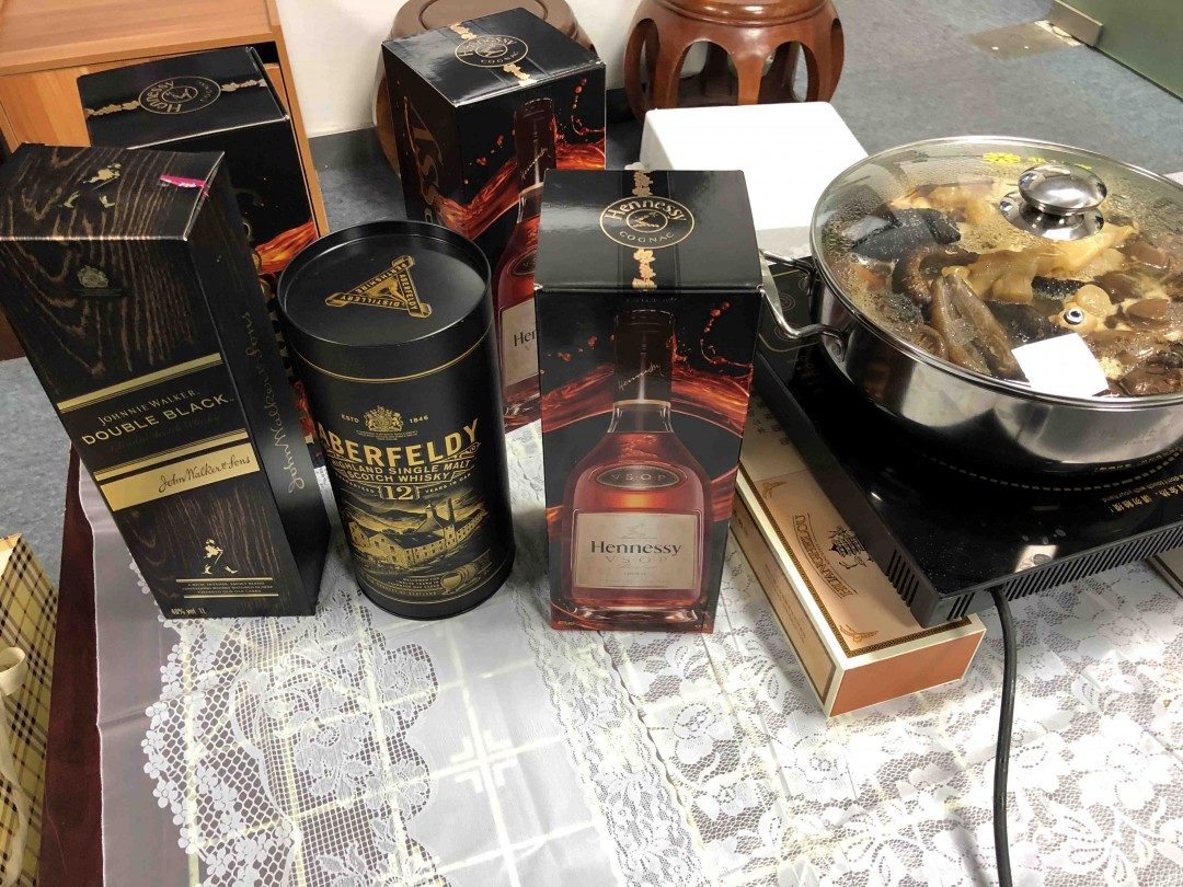 朋友做的大盆菜产品，送我免费吃。