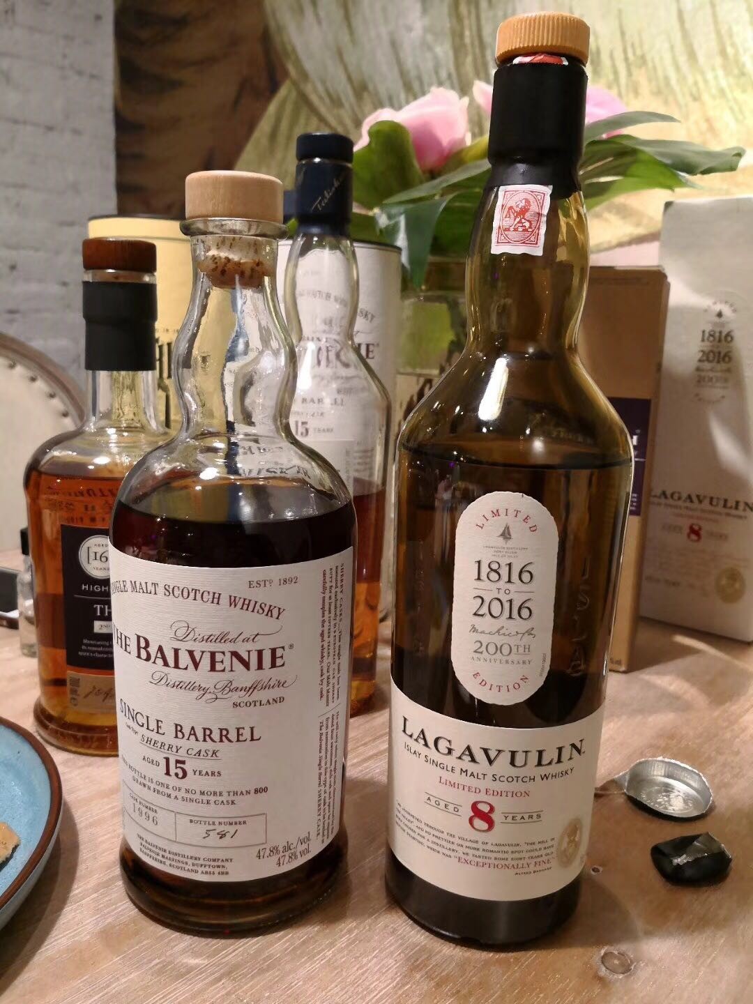 哈哈哈哈，带行李箱去喝酒，我只是喜欢喝，还说不出一二