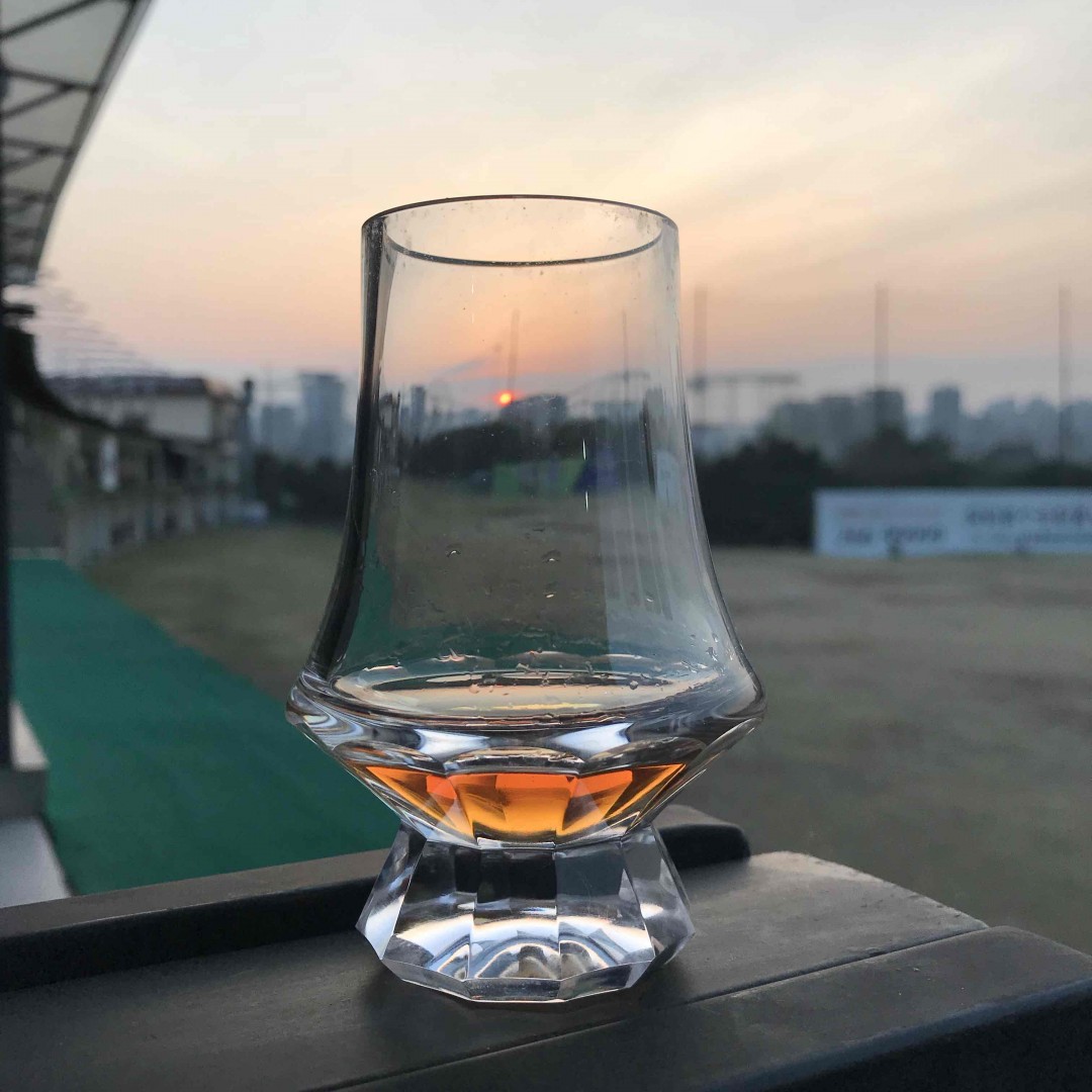 刚入手的，来几张裸照<img src='https://sdata.whiskyworm.com/xcxpics/emoji_3.png' class='emoji' />