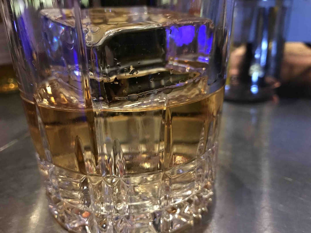 天气太冷了，穿多少衣服都不如这杯中物！