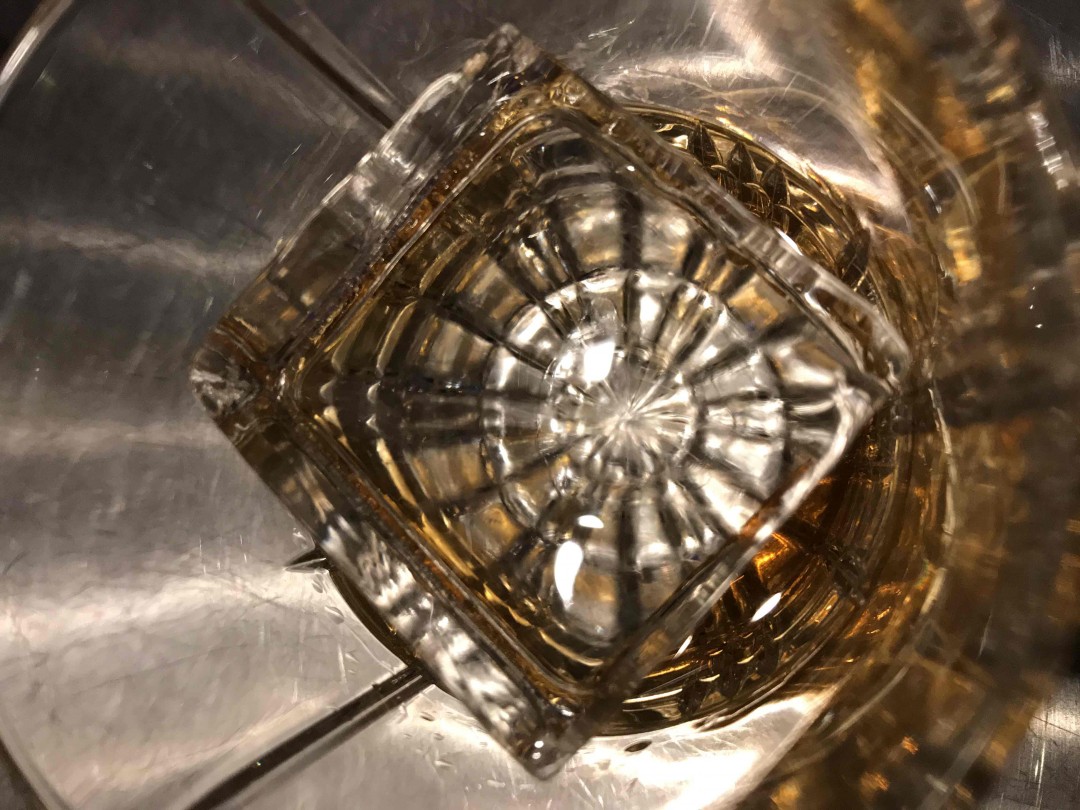 天气太冷了，穿多少衣服都不如这杯中物！