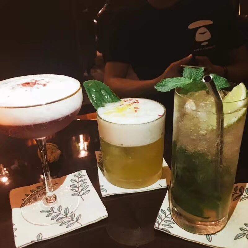 不专心的女孩子，单饮间隙