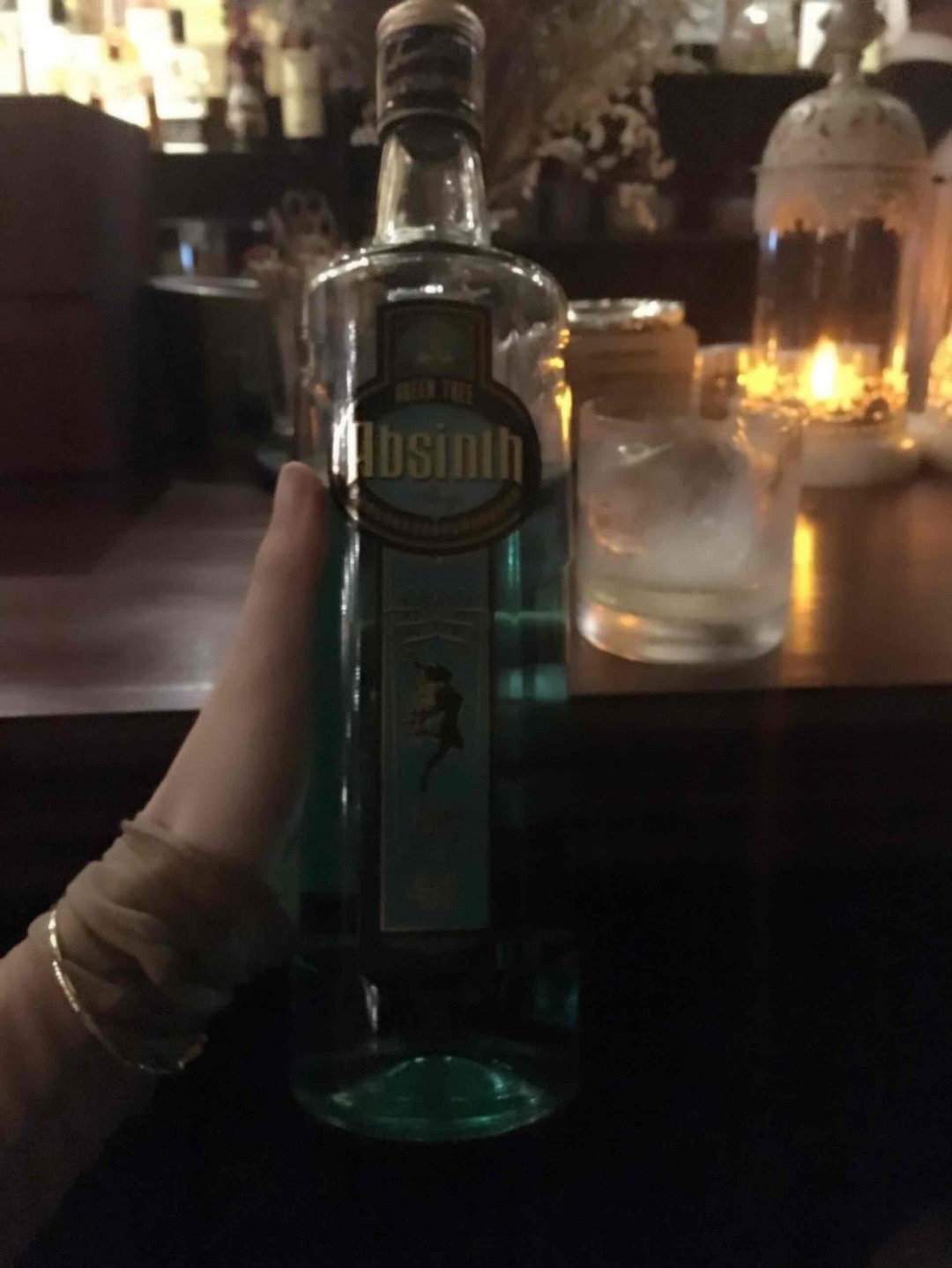 不专心的女孩子，单饮间隙