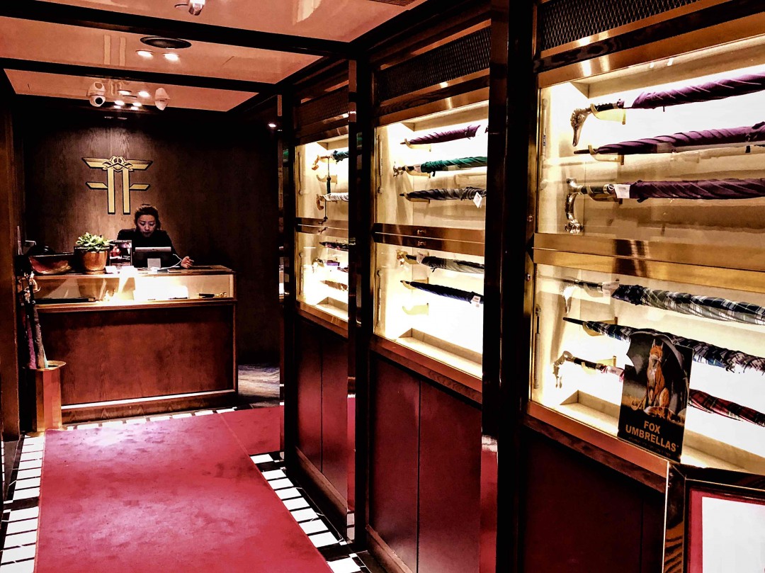 国内的吧从感觉上来说终究不如香港～