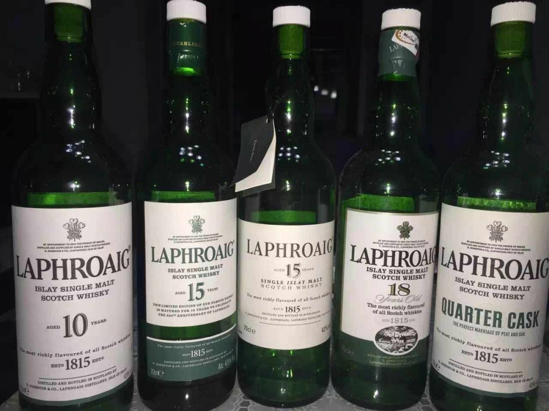 正步踏起来，大步向前迈