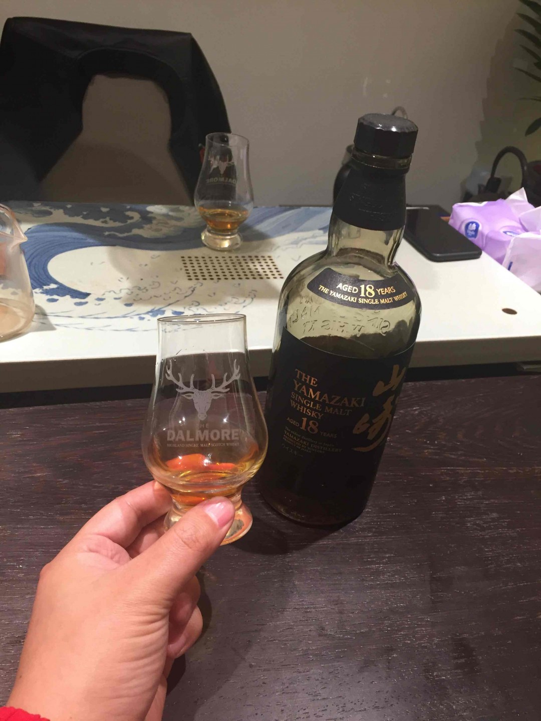 忍不住又开了一瓶花格40年，入坑太深，喝上去就下不来了<img src='https://sdata.whiskyworm.com/xcxpics/emoji_21.png' class='emoji' />