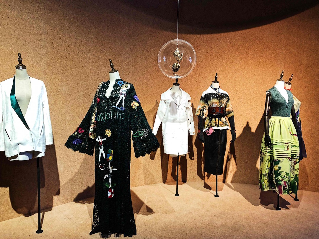 喝威士忌和衣服一样，都是时尚～没有气质的人，穿不出样子，喝不懂情怀。