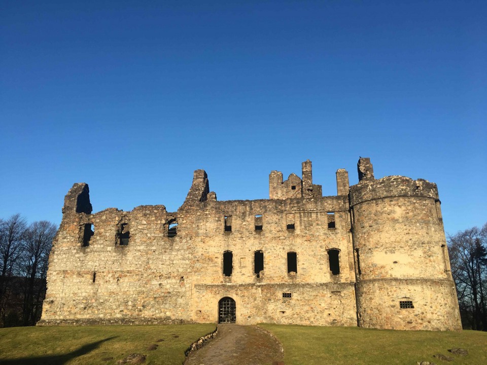 就是这个古堡，补充一下故事