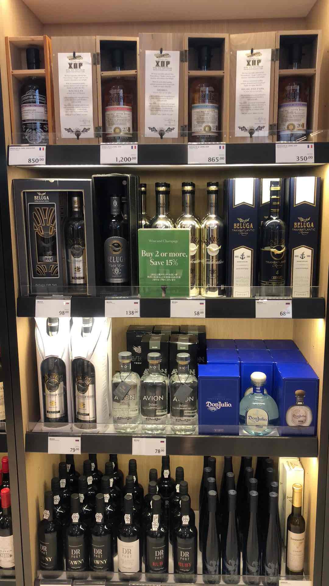 谁能告诉我左上角那个是什么系列 哪个厂的桶？