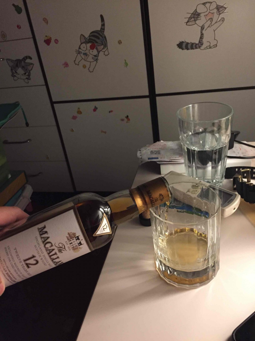 什么叫做资深入坑？就是抓住任何机会就搞上一口，任何理由都可以成为品上一杯的借口<img src='https://sdata.whiskyworm.com/xcxpics/emoji_52.png' class='emoji' />