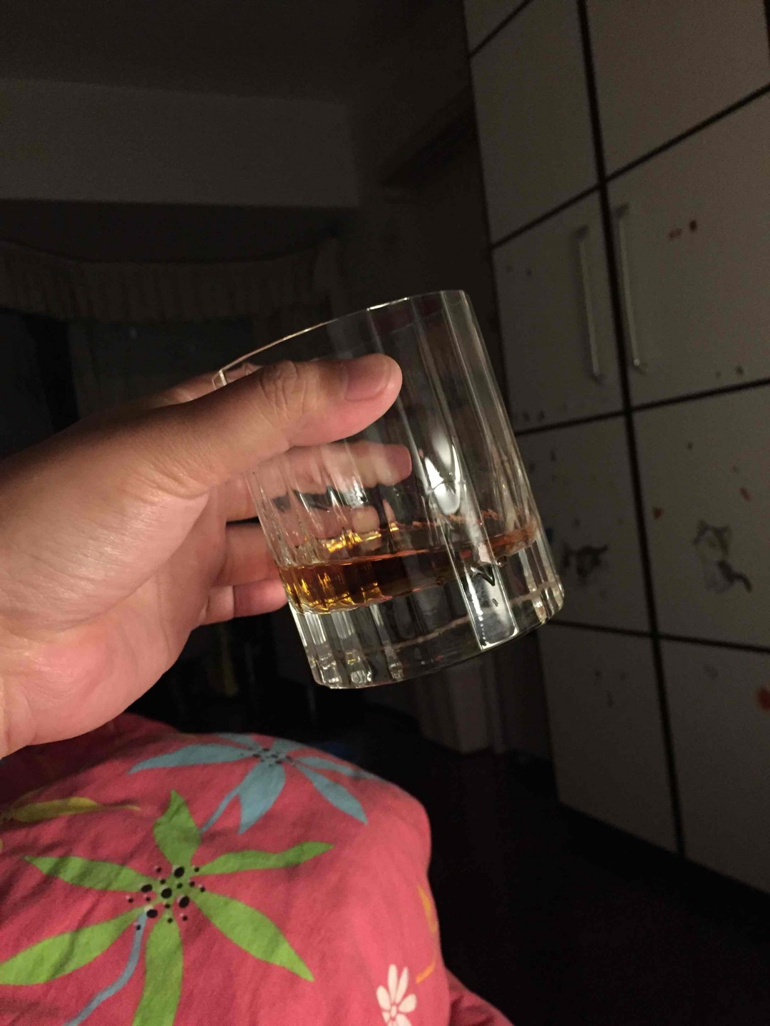 什么叫做资深入坑？就是抓住任何机会就搞上一口，任何理由都可以成为品上一杯的借口<img src='https://sdata.whiskyworm.com/xcxpics/emoji_52.png' class='emoji' />