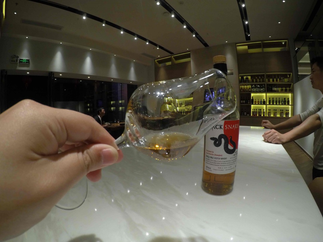 敬大家吧！忍不住又喝了