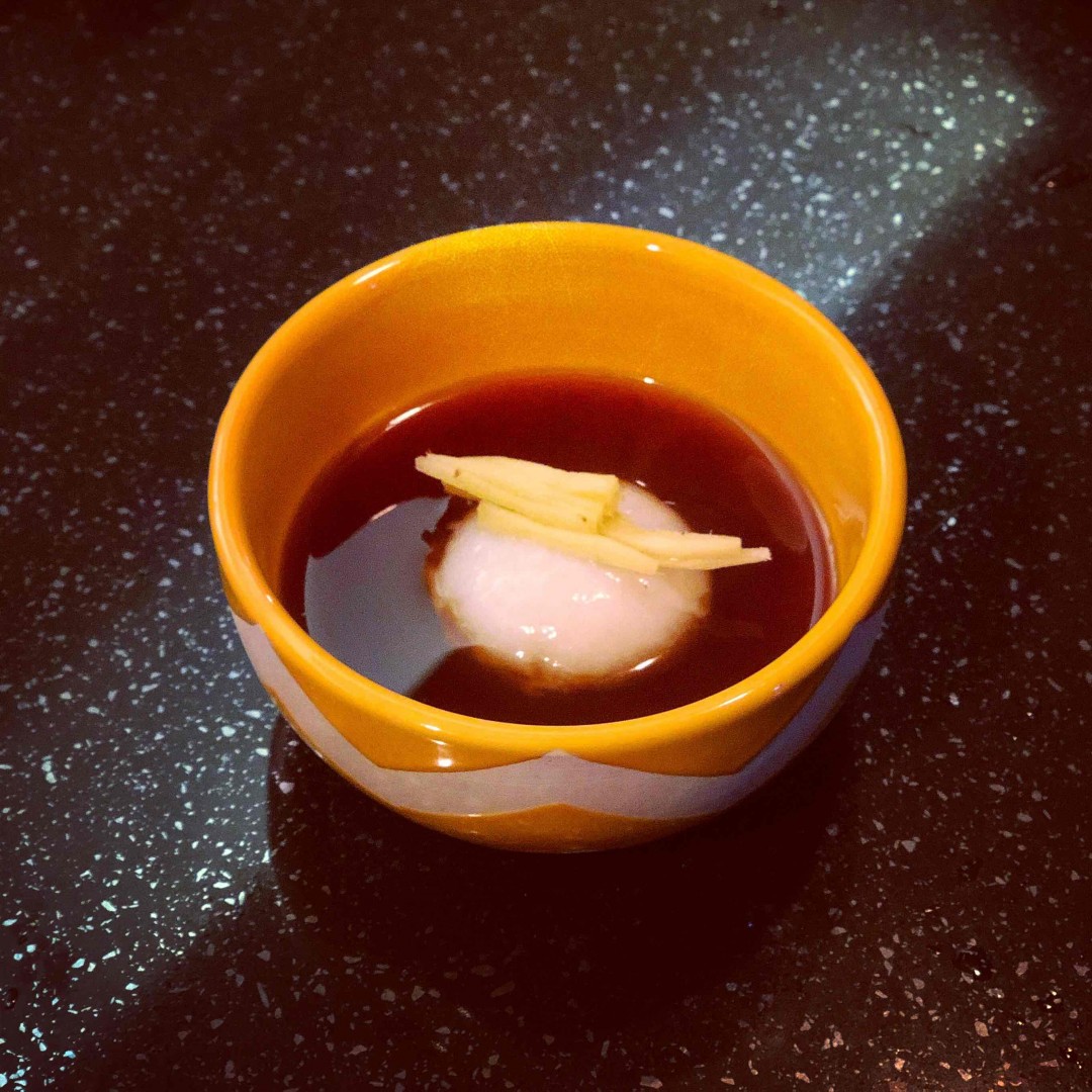 和家人一起吃元宵，再自己喝一杯～祝大家元宵节快乐！圆圆满满！