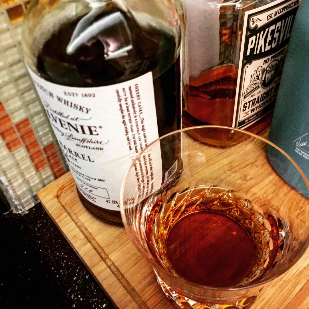 和家人一起吃元宵，再自己喝一杯～祝大家元宵节快乐！圆圆满满！